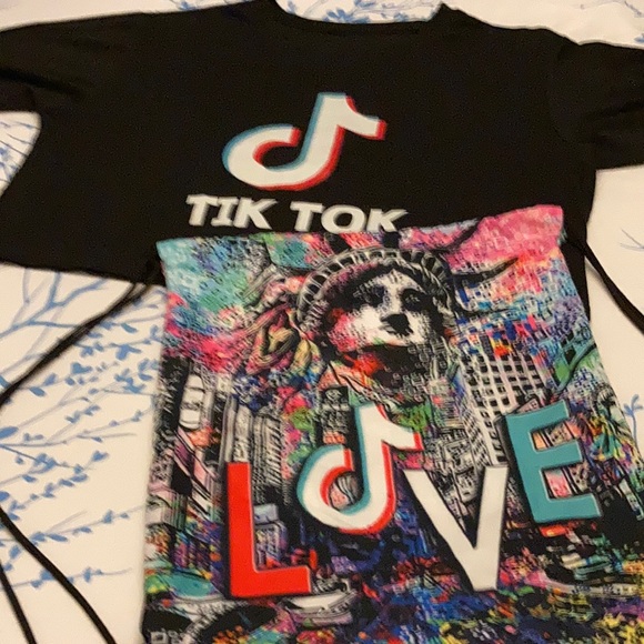 TikTok top & drawstring bag - Picture 1 of 6